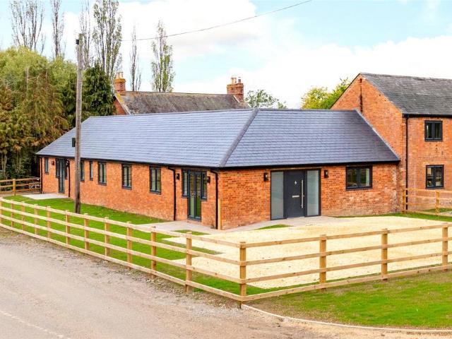 Bungalow for sale in Walgrave, Northamptonshire