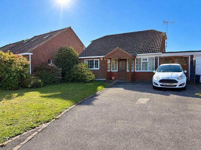Bungalow for sale in Felpham, Arun