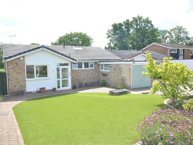 Bungalow for sale in Fole, Surrey