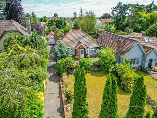 Bungalow for sale in Copmanthorpe, York