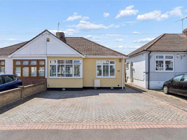 Bungalow for sale in Harold Wood, Greater London