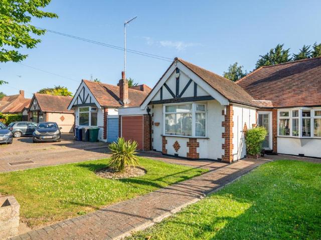 Bungalow for sale in High Barnet, Greater London