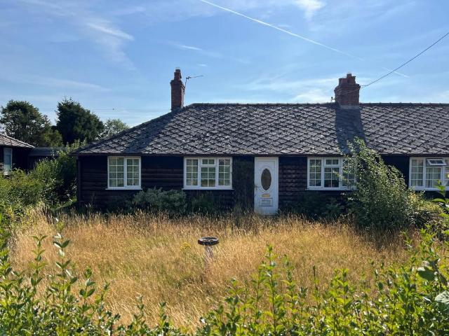 Bungalow for sale in Outlands, Baswich