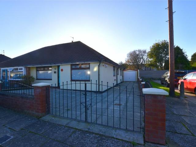 Bungalow for sale in Overchurch Hill, Moreton