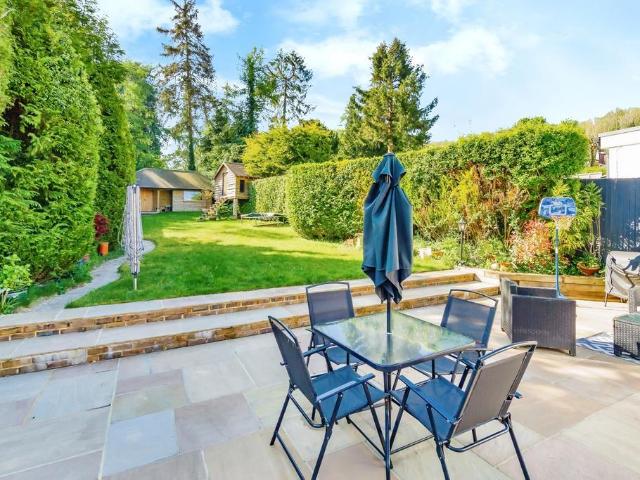 Bungalow for sale in London Borough of Croydon, Kenley