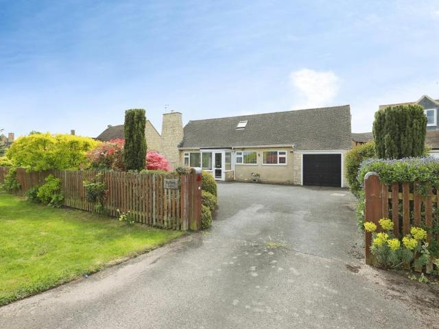 Bungalow for sale in Murcot, Crookhill