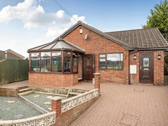 Bungalow for sale in Welshpool, Wales