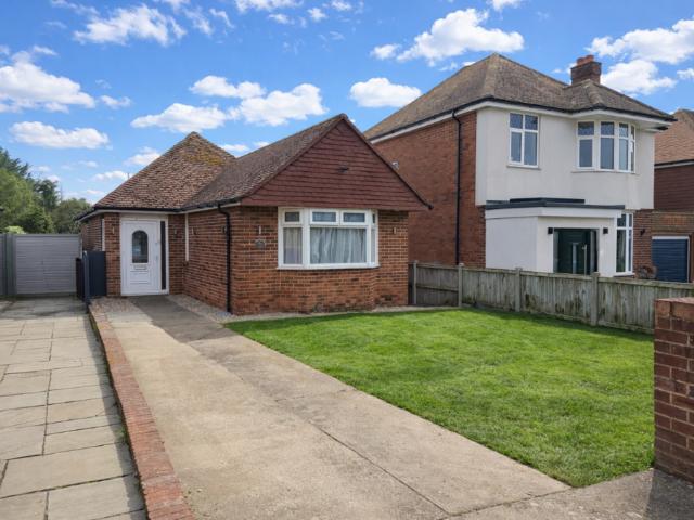 Bungalow for sale in Westbrook, Acol