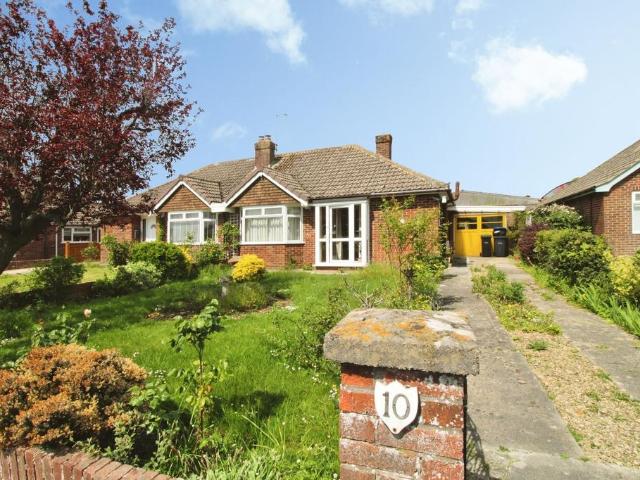 Bungalow for sale in Cricklade, Wiltshire