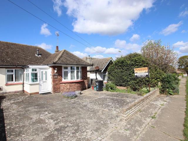 Bungalow for sale in Holland-on-Sea, Dale Hill