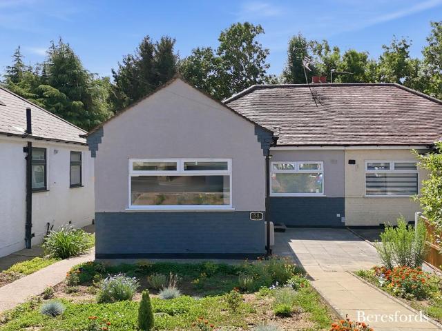 Bungalow for sale in Harold Wood, Greater London