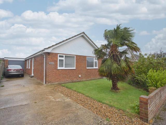 Bungalow for sale in Nelson Park, Ash