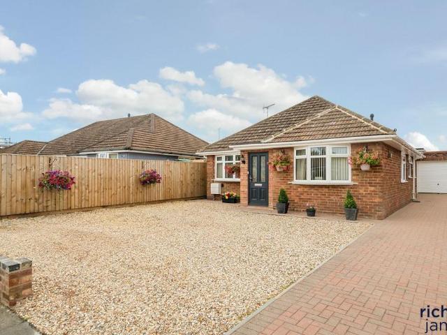 Bungalow for sale in Greenbridge, Kingsdown