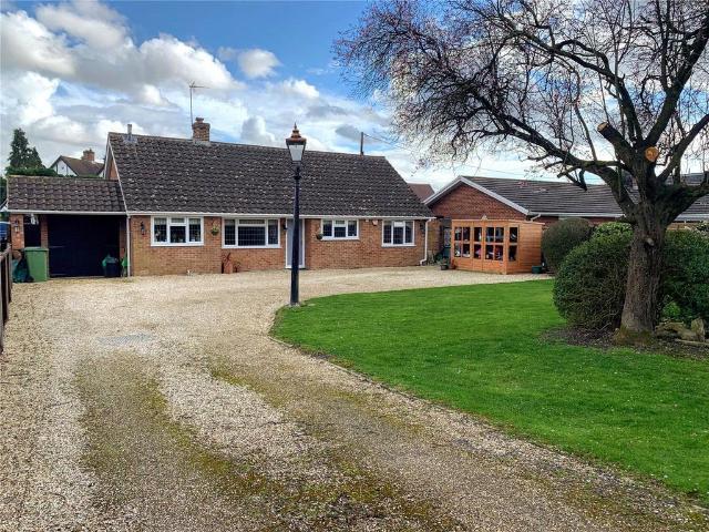 Bungalow for sale in Padworth, West Berkshire