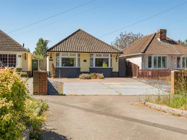 Bungalow for sale in Ravenswood, Key Street