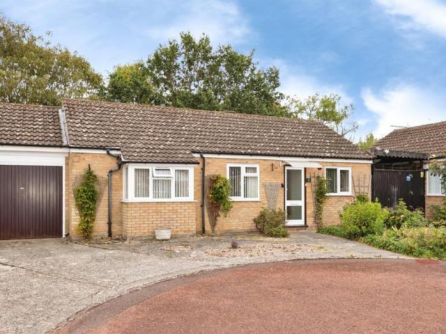 Bungalow for sale in Lower Earley, Wokingham