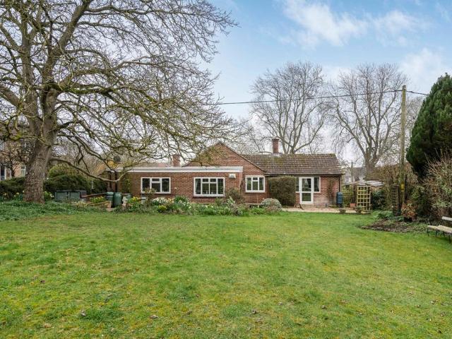 Bungalow for sale in Long Crendon