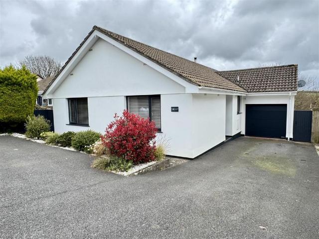 Bungalow for sale in Trethosa, Cornwall
