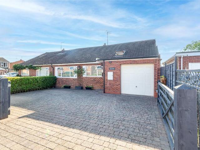 Bungalow for sale in Worcester, Kington