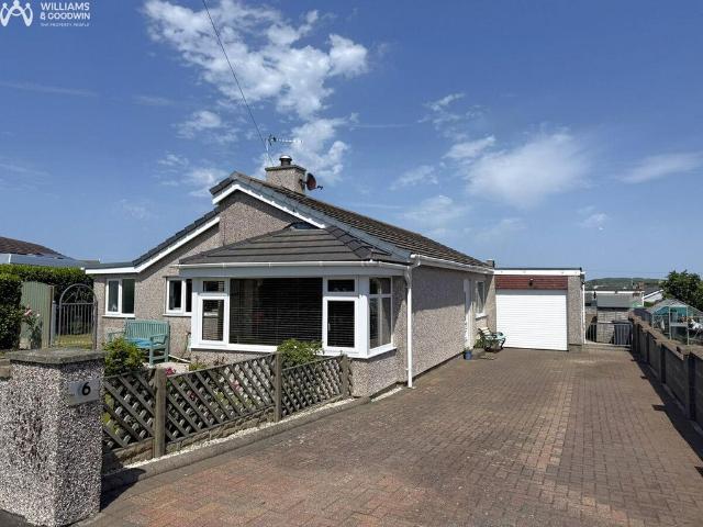 Bungalow for sale in Penrhyn, Cemaes