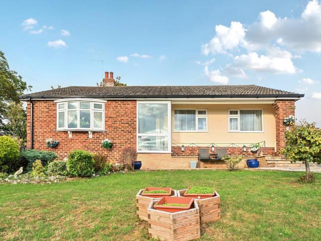 Bungalow for sale in Pen-y-ffordd, Wales