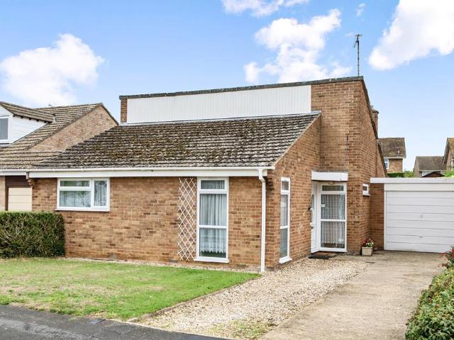 Bungalow for sale in Hanborough, Black Bourton