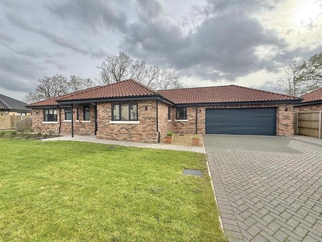 Bungalow for sale in Bedingfield, Suffolk