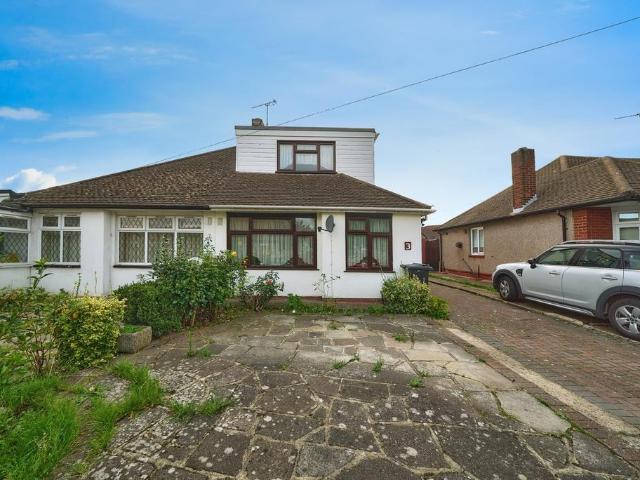 Bungalow for sale in Fairlop, Greater London