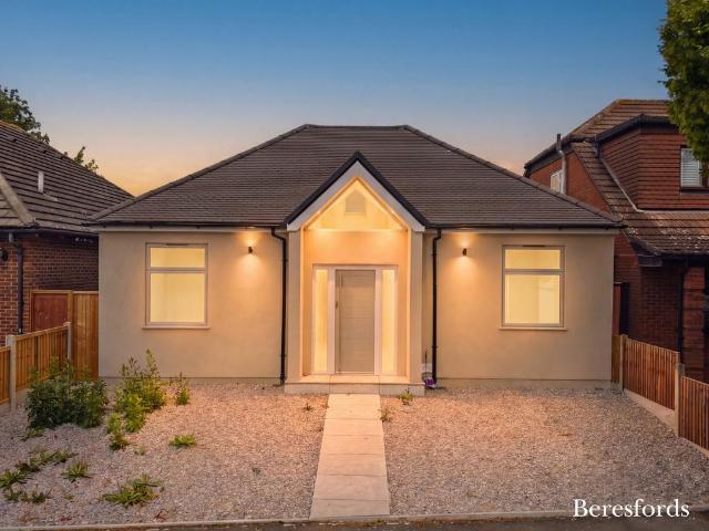 Bungalow for sale in Harold Wood, Greater London