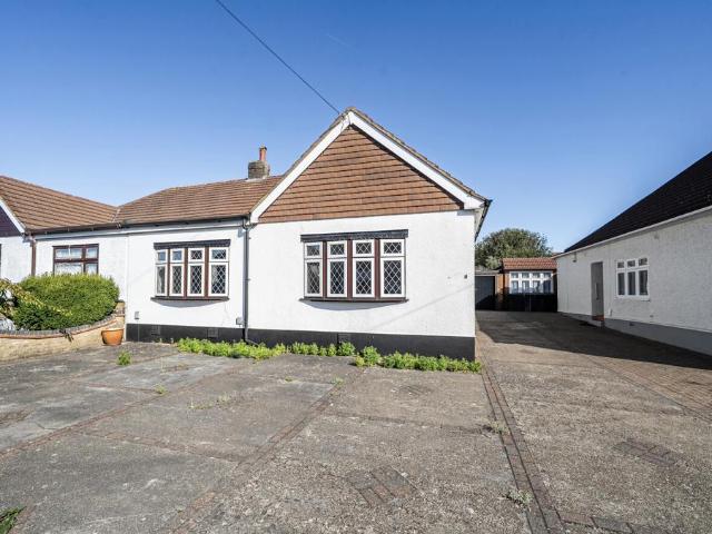 Bungalow for sale in Crook Log, Welling