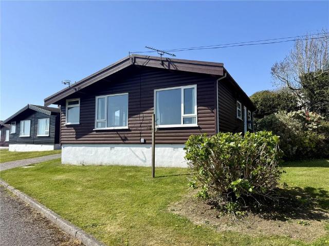 Bungalow for sale in Mynytho, Wales