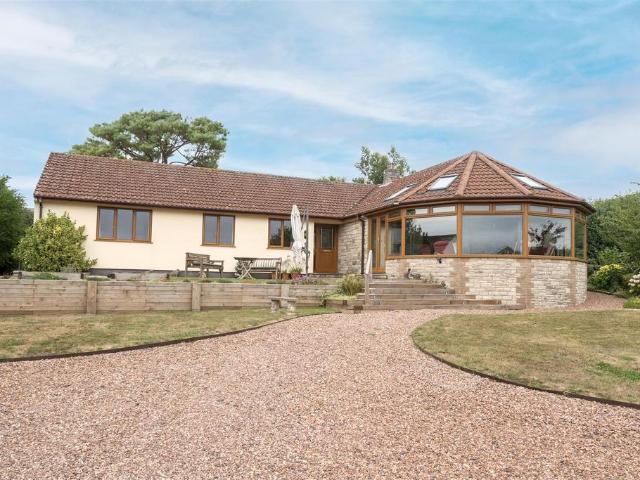 Bungalow for sale in Chardstock, Budlake