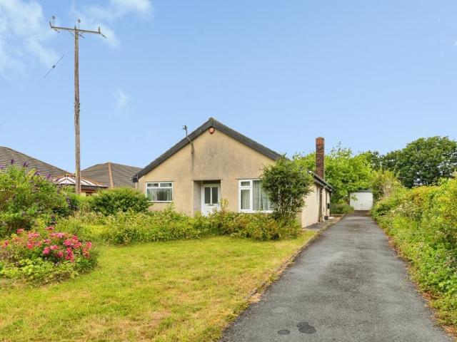 Bungalow for sale in Llangunnor, Wales
