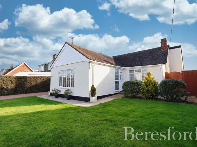 Bungalow for sale in Maylandsea, Maldon