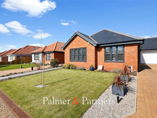 Bungalow for sale in Weeley, Dale Hill