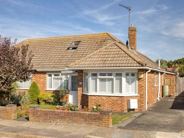 Bungalow for sale in West Dumpton, Thanet