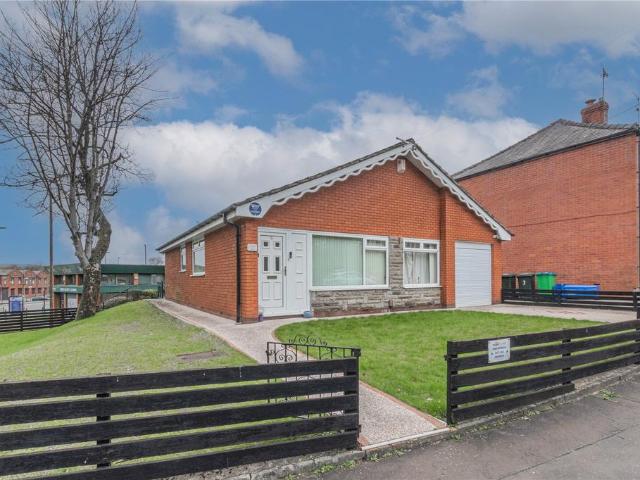 Bungalow for sale in Sudden, Burnedge
