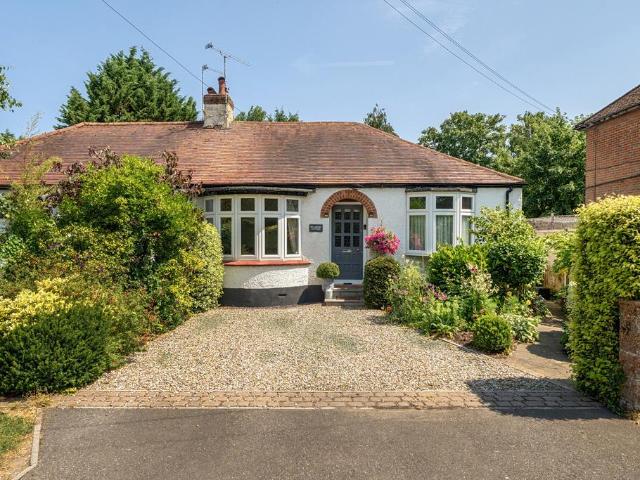 Bungalow for sale in Chalfont St. Peter, Denham