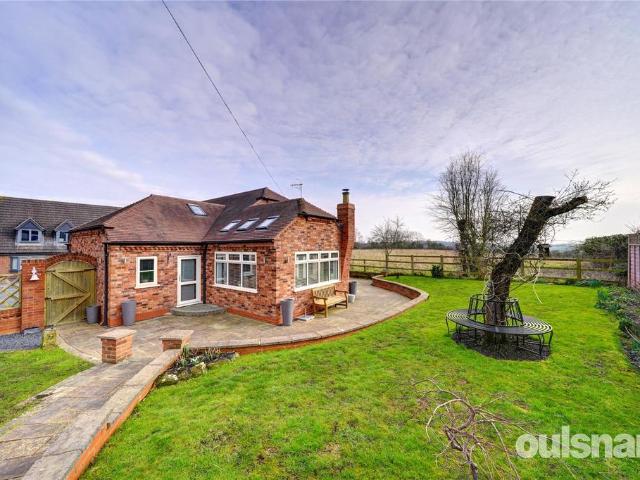 Bungalow for sale in Crookhill, Worcestershire