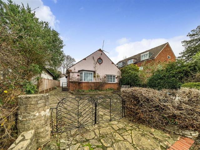 Bungalow for sale in Berrylands, Greater London