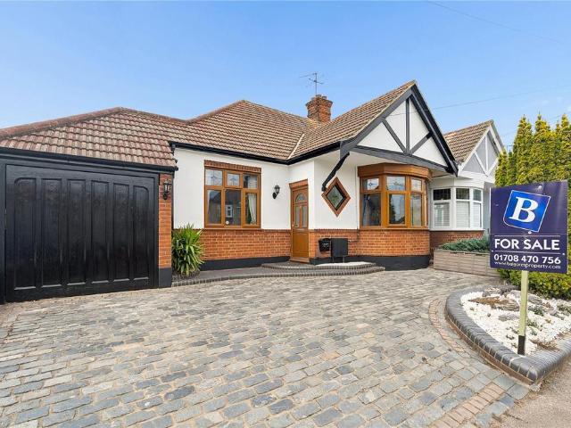 Bungalow for sale in London Borough of Havering, Greater London