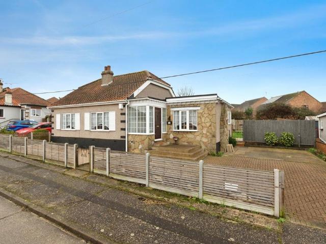 Bungalow for sale in Vange, Essex