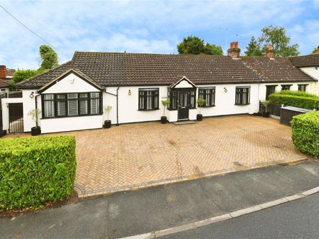 Bungalow for sale in Pilgrims' Hatch, Navestock Side