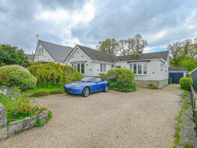 Bungalow for sale in Oakley, Merley
