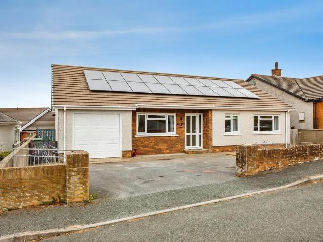 Bungalow for sale in Cardigan, Wales