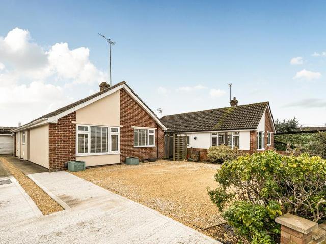 Bungalow for sale in Wroughton, Swindon