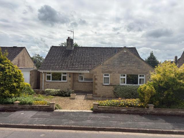 Bungalow for sale in Lechlade, Fossebridge