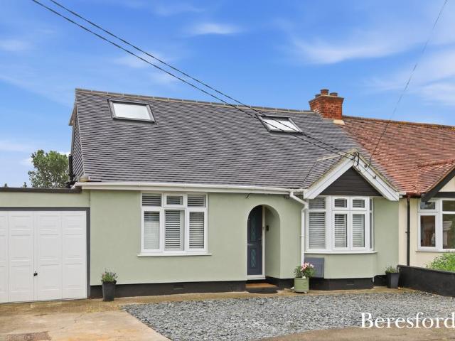 Bungalow for sale in South Ockendon, Essex
