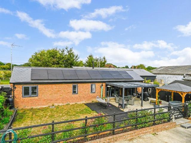 Bungalow for sale in Midway, Kent