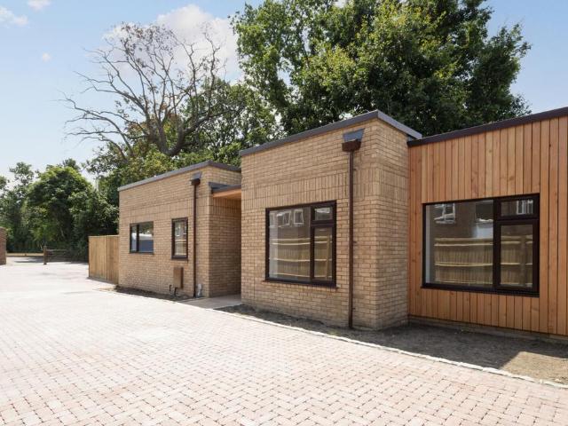 Bungalow for sale in Surbiton, Greater London
